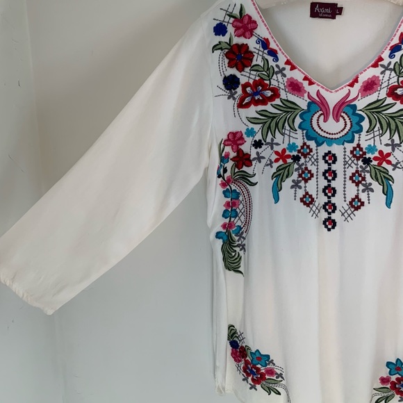 Avani Del Amour Gypsy Embroidery Boho Tunic - Picture 4 of 9
